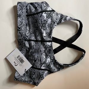 BNWT Zyia Cobra Metallic Light n Tight Adjustable Bra
